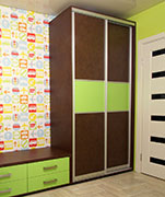 Шкаф-купе в детской комнате. ДСП Egger (зелёный лимон и кожа).
